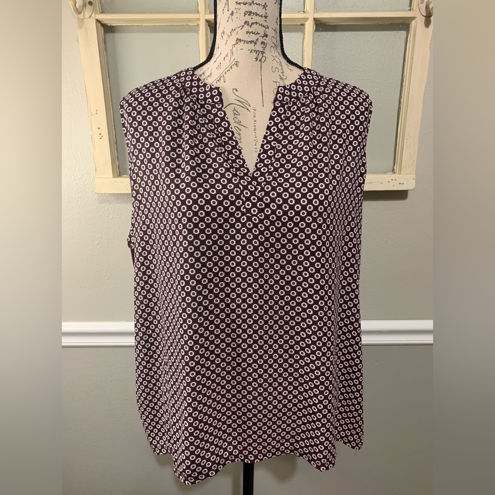 Loft Outlet Sleeveless V neck knit back flowy blouse XL